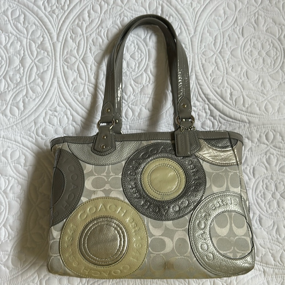 Coach Purse - grey F19042